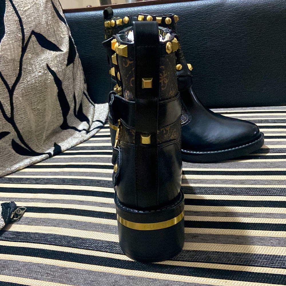 GUESS WOMENS BLACK STUDS BOOTS - Picture 7 of 13